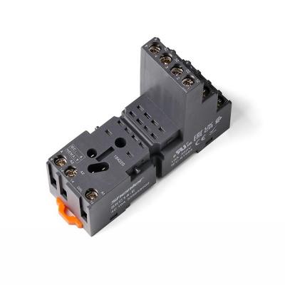 Цоколь SKC11-E, 10A(300V), винтовой зажим, черный, на рейку DIN35/панель, для R3N